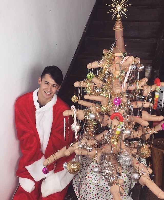a jolly Christmas tree! #gay.